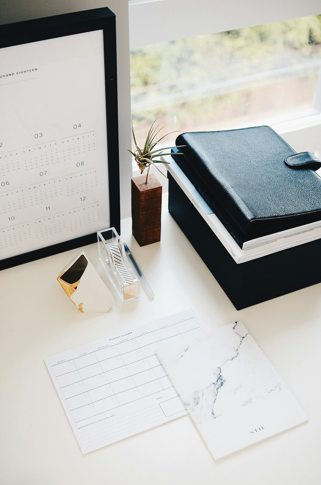 Prism Marble-Effect Pen & Stationery Holder | LIGNIA